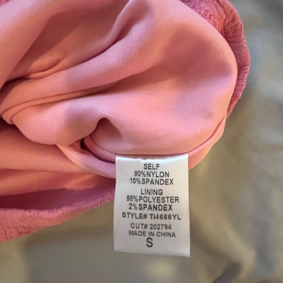 NWT Yellow The Label Textured Midi Set - Picture 8 of 12